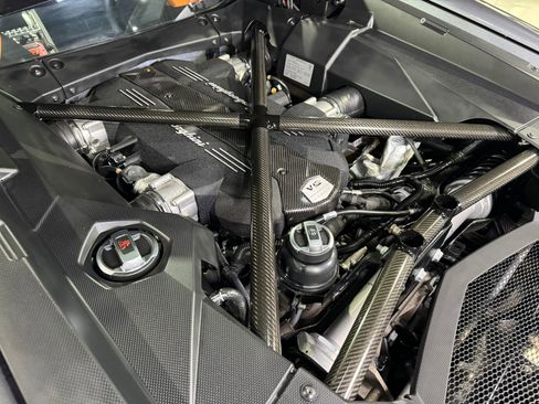 Used 2017 Lamborghini Aventador S image 45