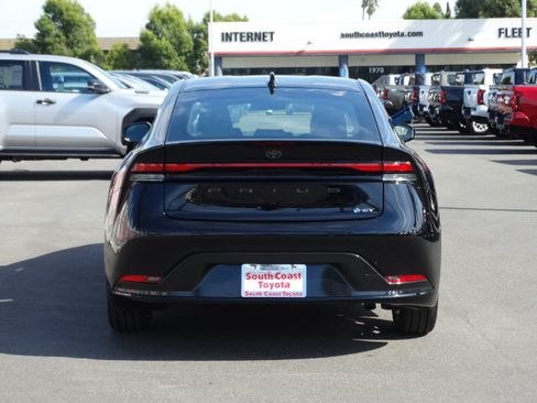 New 2026 Toyota Prius XLE FWD image 6