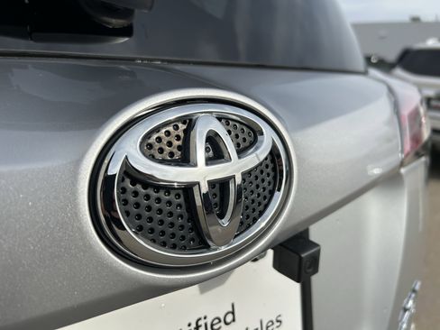 Used 2018 Toyota RAV4 XLE image 7