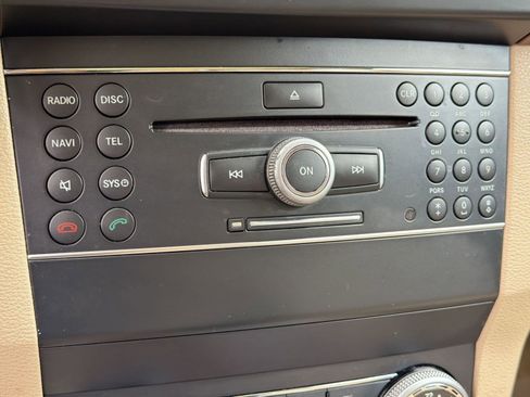 Used 2012 Mercedes-Benz GLK 350 2WD image 17