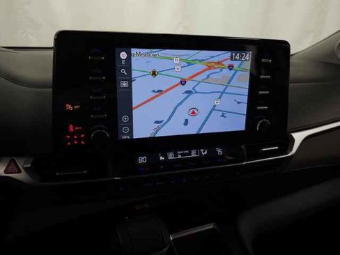 Used 2023 Toyota Sienna XLE image 25