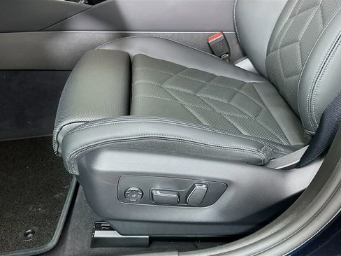 New 2026 BMW 550e xDrive image 21