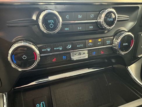Used 2022 Ford F150 Lariat w/ Trailer Tow Package AWD/4WD image 40