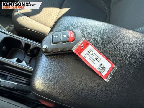 Used 2024 Jeep Wrangler Unlimited Rubicon 4xe image 30