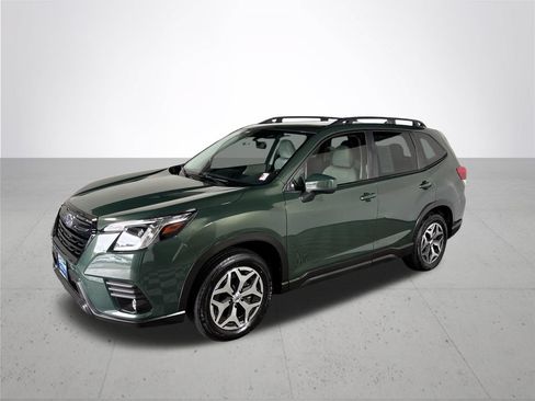 Used 2024 Subaru Forester Premium AWD/4WD image 2