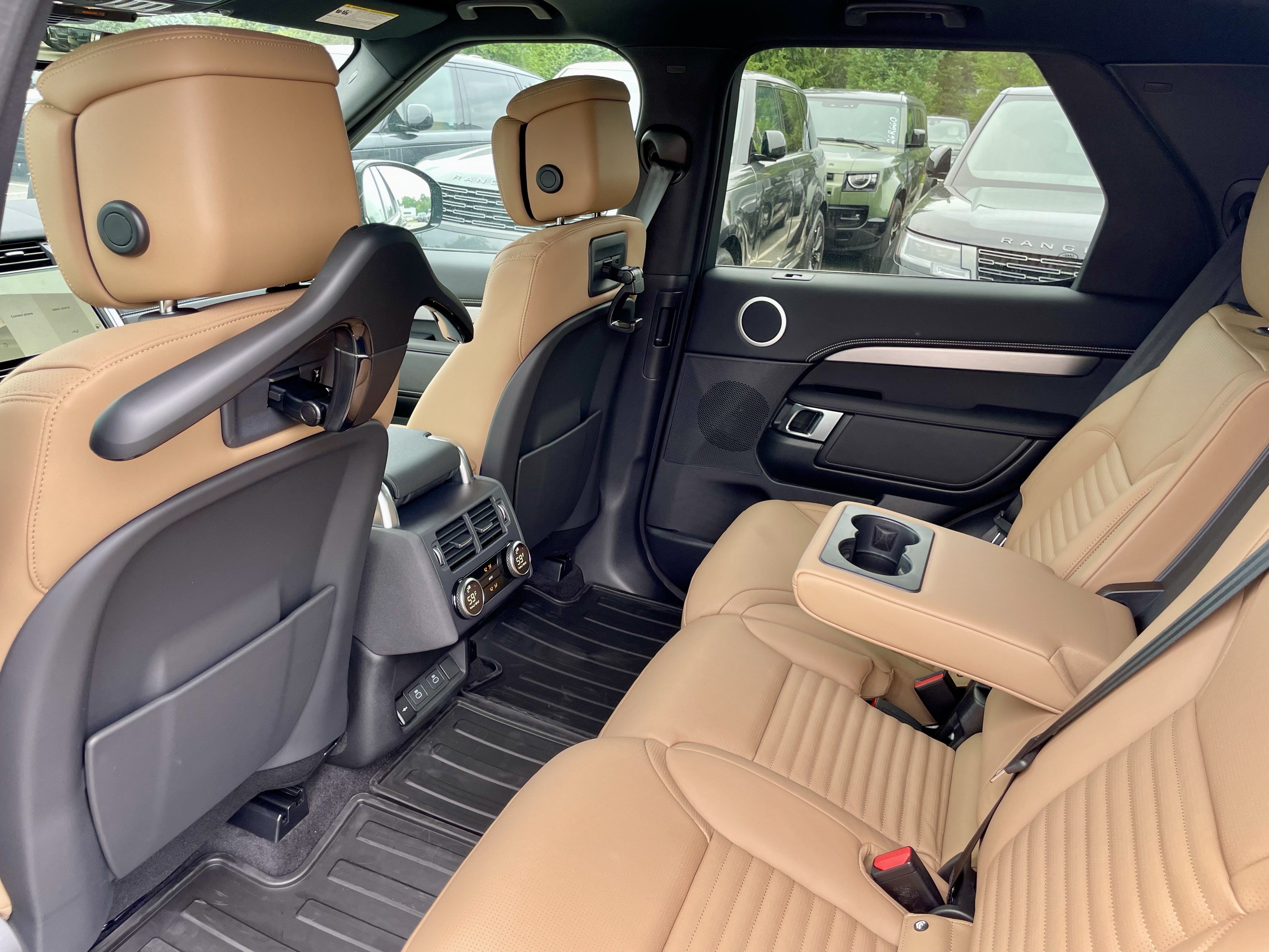 New 2026 Land Rover Discovery Limited Edition AWD/4WD image 31