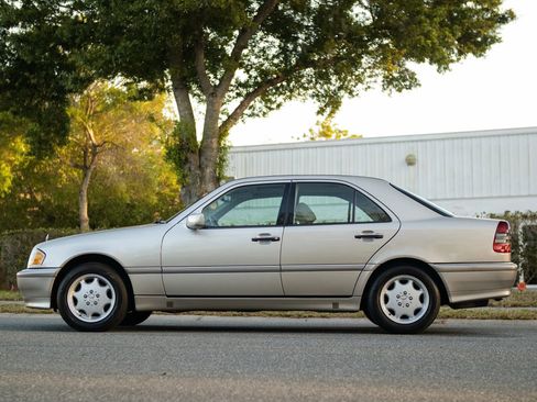 Used 1999 Mercedes-Benz C 280 Sedan image 19