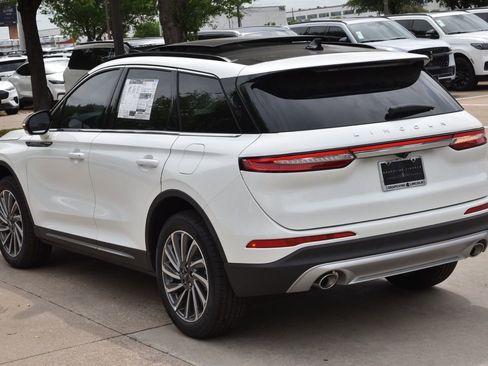 New 2026 Lincoln Corsair Reserve image 9