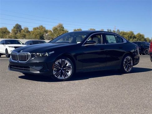 New 2025 BMW 530i 530i image 2