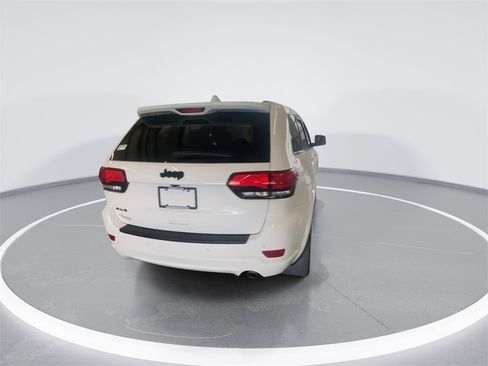 Used 2022 Jeep Grand Cherokee Laredo X image 7