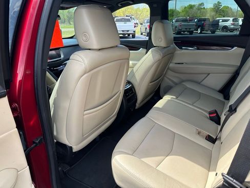 Used 2017 Cadillac XT5 Premium Luxury w/ LPO, Wheel Lock Package image 17