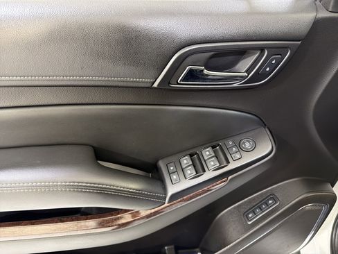 Used 2016 GMC Yukon XL SLT image 16