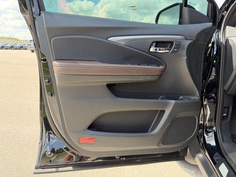 Certified 2025 Honda Ridgeline RTL image 25