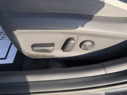 Used 2022 Hyundai Ioniq SE image 11