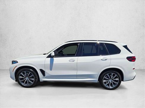 Used 2025 BMW X5 xDrive40i w/ M Sport Package AWD/4WD image 9