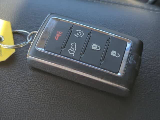 Used 2023 Jeep Grand Cherokee L Limited AWD/4WD image 37