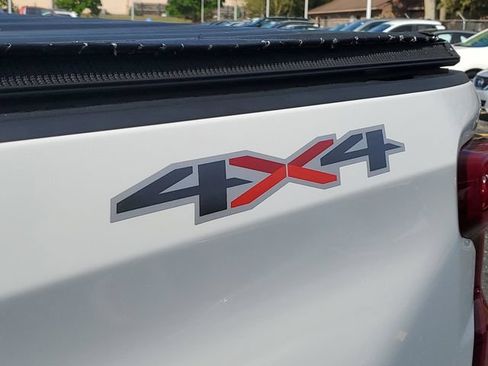 Used 2019 Chevrolet Silverado 1500 Custom w/ Custom Value Package AWD/4WD image 6