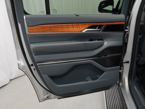 Certified 2024 Jeep Grand Wagoneer Series III w/ Rear Seat Video Group 1 image 49