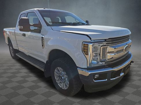 Used 2018 Ford F350 XLT w/ XLT Value Package image 2