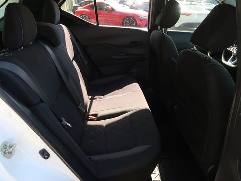 Used 2020 Nissan Kicks S image 23