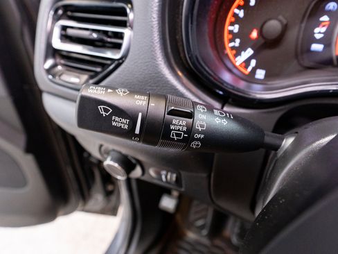 Used 2023 Dodge Durango AWD image 26