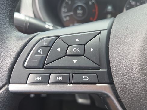 Used 2022 Nissan Kicks SV FWD image 26