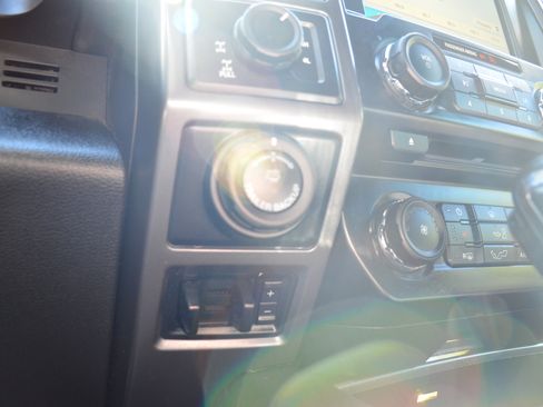 Used 2016 Ford F150 XLT w/ Equipment Group 302A Luxury AWD/4WD image 42