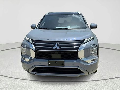 New 2025 Mitsubishi Outlander SEL image 2