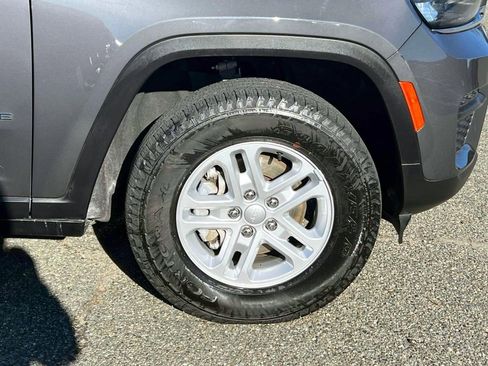 Certified 2023 Jeep Grand Cherokee Laredo w/ Luxury Tech Group I image 10