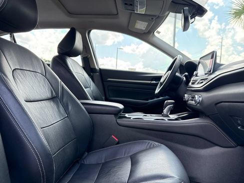 Used 2020 Nissan Altima 2.0 Platinum FWD image 31
