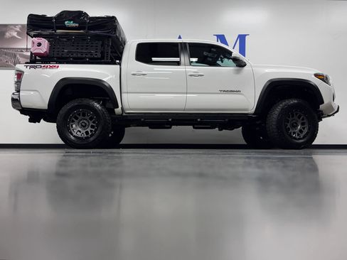 Used 2023 Toyota Tacoma TRD Off-Road AWD/4WD image 3