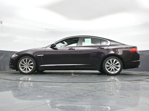 Used 2015 Jaguar XF Premium image 43