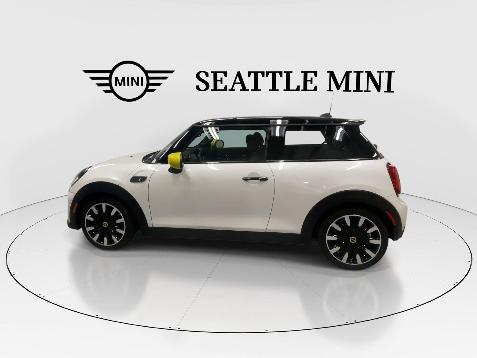 Used 2024 MINI Cooper SE FWD image 7