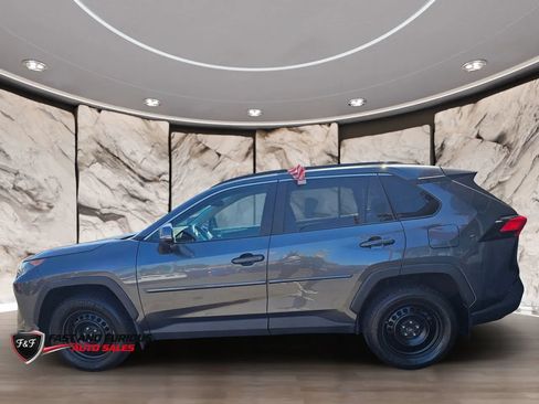 Used 2021 Toyota RAV4 LE AWD/4WD image 5