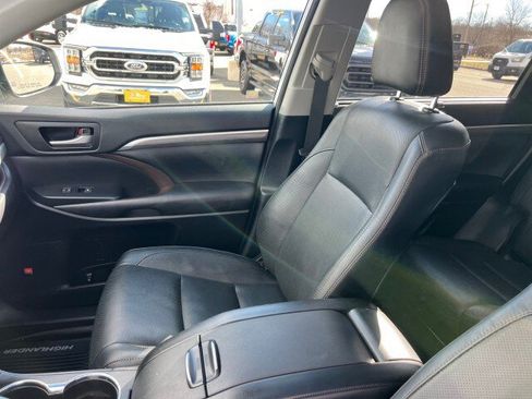Used 2018 Toyota Highlander Limited image 9
