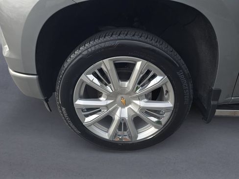 Used 2024 Chevrolet Silverado 1500 High Country w/ High Country Premium Package AWD/4WD image 10