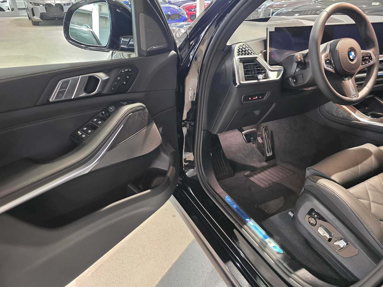 Used 2026 BMW X7 xDrive40i w/ Executive Package AWD/4WD image 53