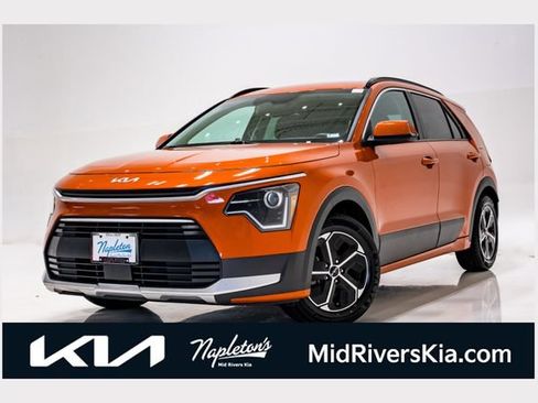 Used 2023 Kia Niro EX FWD image 1