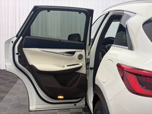 Used 2019 INFINITI QX50 Essential w/ Sensory Package AWD/4WD image 13