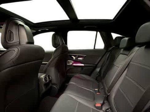 Certified 2025 Mercedes-Benz GLC 300 4MATIC image 6