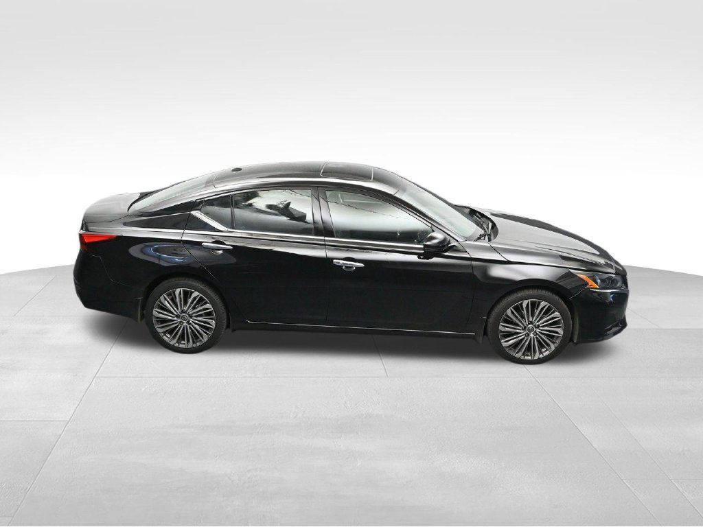 Used 2023 Nissan Altima 2.5 SL AWD/4WD image 23