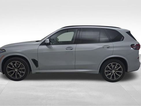 Certified 2025 BMW X5 xDrive40i w/ M Sport Package AWD/4WD image 6