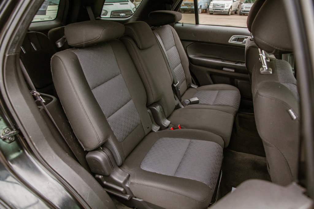 Used 2014 Ford Explorer XLT w/ Equipment Group 201A FWD image 11