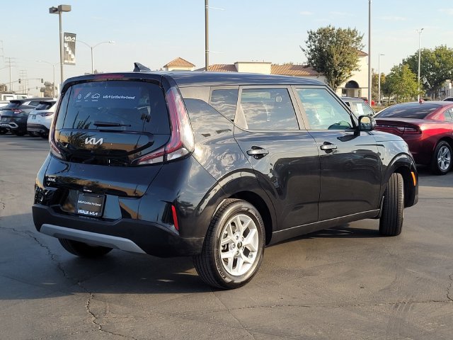 Used 2025 Kia Soul LX w/ LX Technology Package FWD image 5