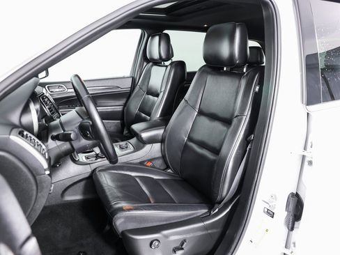 Used 2022 Jeep Grand Cherokee Limited image 27