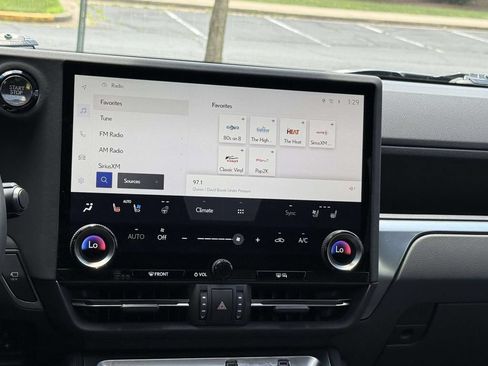 Used 2024 Lexus GX 550 AWD/4WD image 10