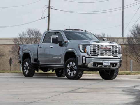 Used 2024 GMC Sierra 2500 Denali w/ Denali Reserve Package image 2