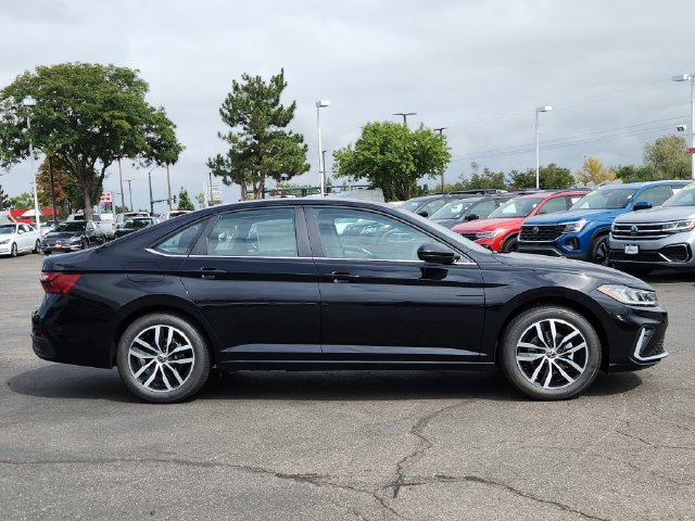 New 2027 Volkswagen Jetta SE FWD image 2