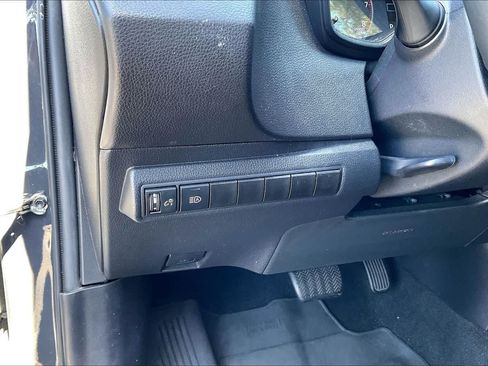 Certified 2024 Toyota Corolla SE w/ SE Premium Package FWD image 33