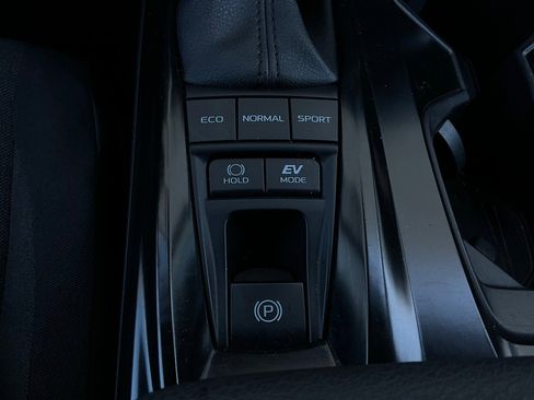 Used 2025 Toyota Camry LE image 22